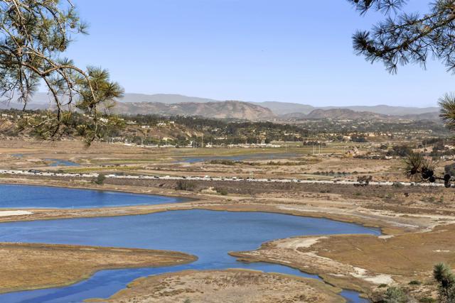 1449 Crest Rd, Del Mar CA: https://media.crmls.org/mediaz/0160885c-194c-4377-b51c-18c97ad08f70.jpg