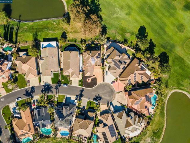 5541 Lanai Court, Discovery Bay CA: https://media.crmls.org/mediaz/0160f9b7-0a94-4594-b3f7-80242324a2b9.jpg