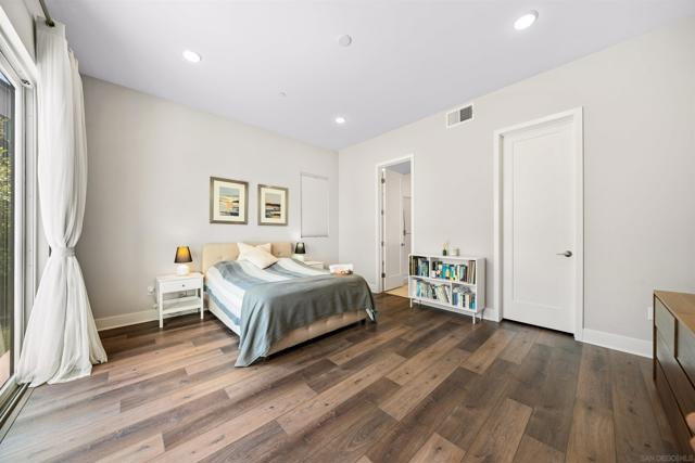 5347 Morning Sage Way, San Diego CA: https://media.crmls.org/mediaz/01615eb8-084d-452a-b300-8d6552037dd5.jpg