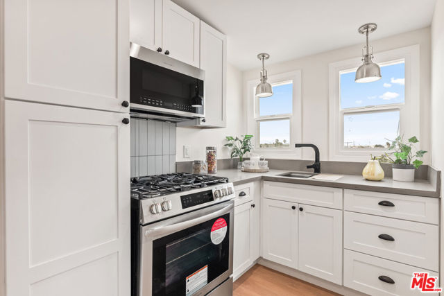 426 N Pacific Avenue, San Pedro CA: https://media.crmls.org/mediaz/0162748e-7ecd-4cd3-9e4e-98679c919625.jpg