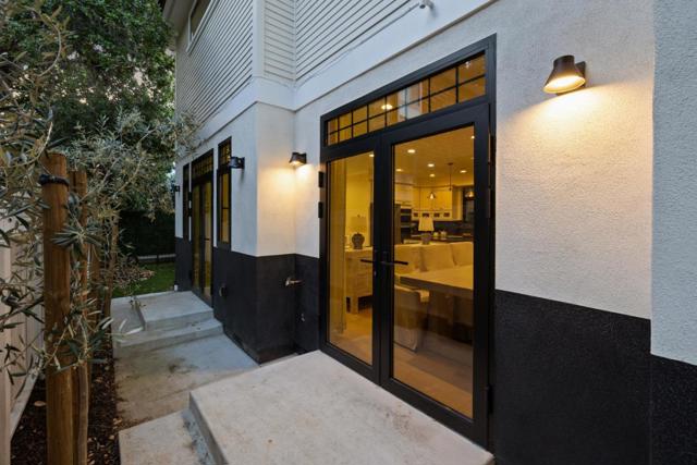 546 Oxford Avenue, Palo Alto CA: https://media.crmls.org/mediaz/0162be28-72e3-43f7-96a5-41c7a570d735.jpg