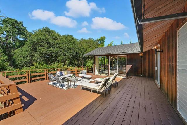 14582 Horseshoe Court, Saratoga CA: https://media.crmls.org/mediaz/01639ab8-ba15-4c42-a607-a003d44a0562.jpg