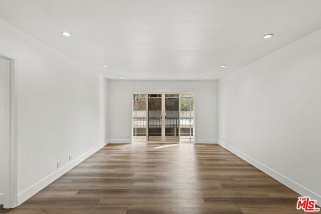 530 Evergreen Street, Inglewood CA: https://media.crmls.org/mediaz/01639d26-ae38-4b34-bd74-21146808ad6b.jpg