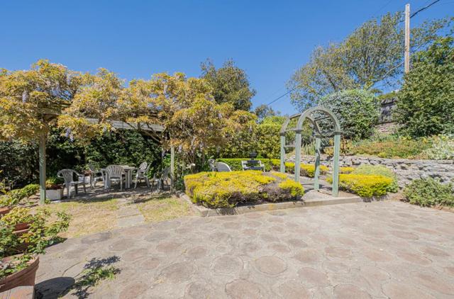800 Adair Place, Del Rey Oaks CA: https://media.crmls.org/mediaz/01647946-d41b-4df6-8591-0d40ba9f98db.jpg