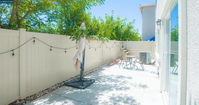 3805 Havengate Way, Sacramento CA: https://media.crmls.org/mediaz/0164e4d6-34b6-45e9-a2ba-b08cc012af27.jpg