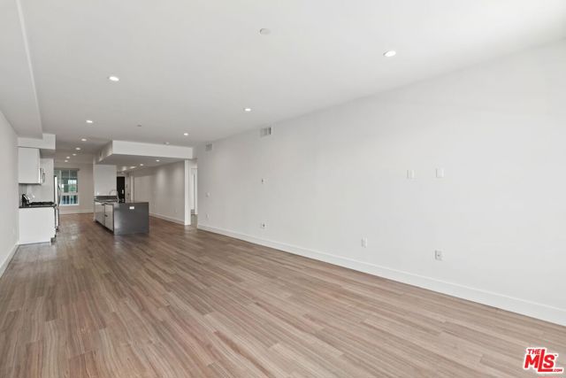 11818 Dorothy Street, Los Angeles CA: https://media.crmls.org/mediaz/01651ada-bd2d-4002-b357-37e908344019.jpg