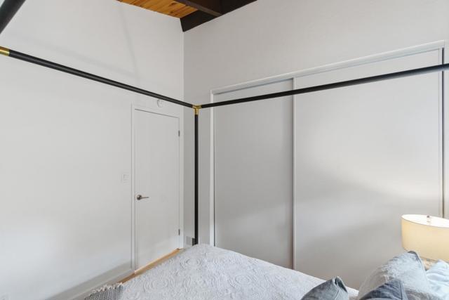 2343 Arrowhead Drive, Oakland CA: https://media.crmls.org/mediaz/016531e1-205d-4c3c-8878-ff74d2a5bdb6.jpg