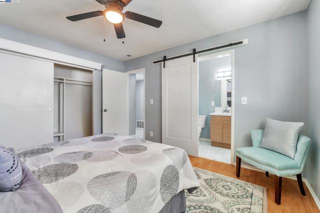 6013 Green Glen Way, Sacramento CA: https://media.crmls.org/mediaz/0166273a-9fe2-4abc-b447-f199e5dc2c97.jpg