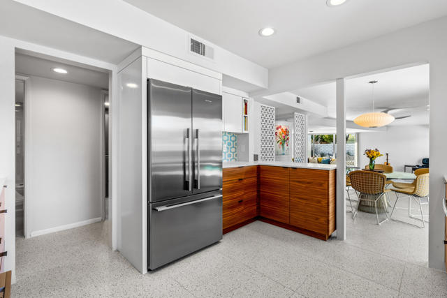 Image 17 of 60 For 76080 Fairway Drive