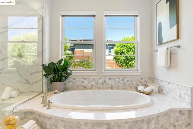 63 Tomcat Way, Orinda CA: https://media.crmls.org/mediaz/0167481f-9a84-4176-b7a5-53fac5eba004.jpg