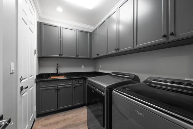 321 Town Forest Court, Camarillo CA: https://media.crmls.org/mediaz/0167a960-b0f6-43eb-b0bf-6a4d15699c3d.jpg