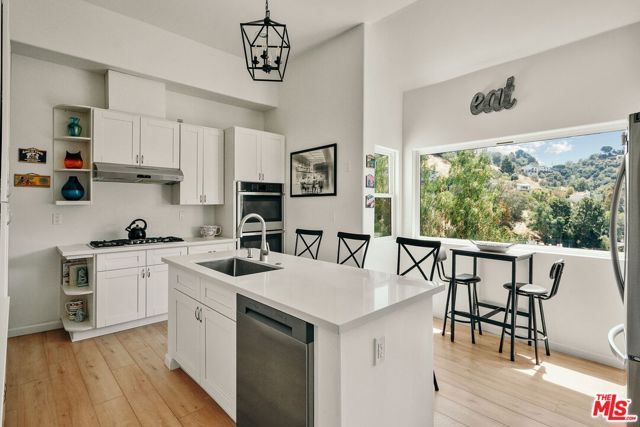 3646 Potosi Avenue, Studio City CA: https://media.crmls.org/mediaz/01685fbe-6fd3-44fb-8ba9-d45c9884a7ac.jpg