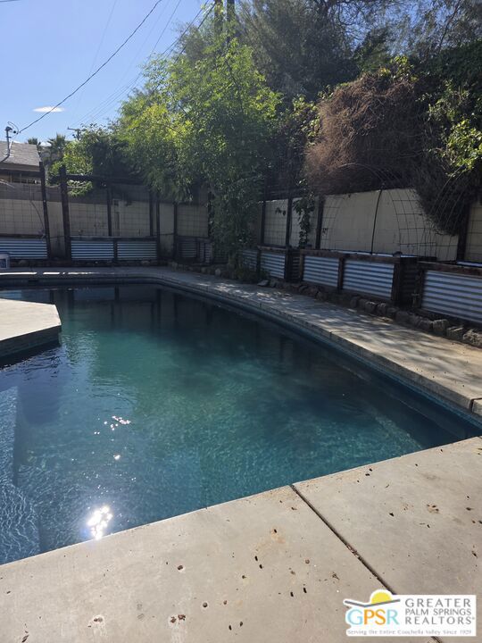 39091 Paradise Way, Cathedral City CA: https://media.crmls.org/mediaz/0168d985-7f2b-4439-8610-d5a6650f24d2.jpg
