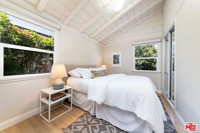 2722 Granville Avenue, Los Angeles CA: https://media.crmls.org/mediaz/01695157-2df6-4635-a2bd-a46016012f19.jpg
