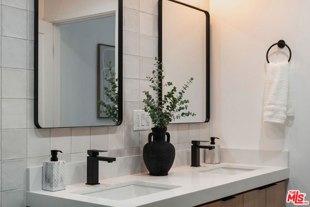 3326 La Clede Avenue, Los Angeles CA: https://media.crmls.org/mediaz/01697748-b994-4140-8f21-bbe39a3859d5.jpg