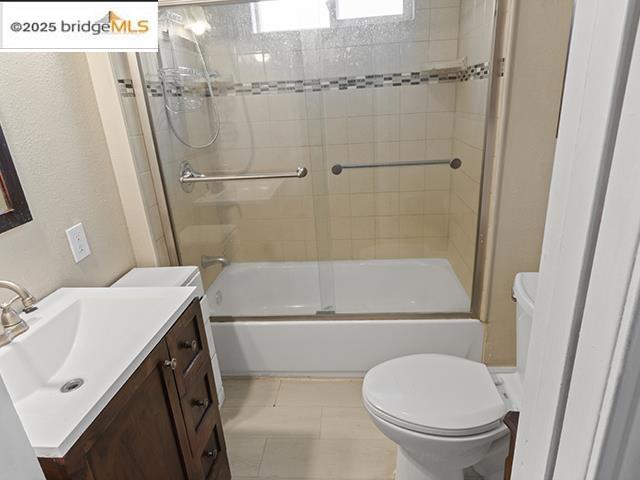 1132 86Th Ave, Oakland CA: https://media.crmls.org/mediaz/016ac052-d970-4b78-bc05-48f1e2573beb.jpg