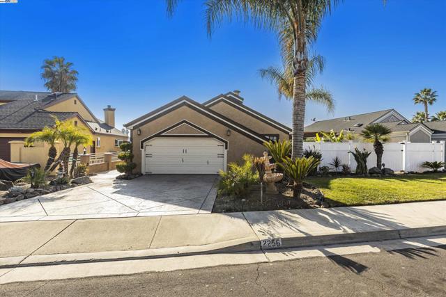 2256 Cove Ct, Discovery Bay CA: https://media.crmls.org/mediaz/016b14f1-cef0-45ea-8226-0c45b34b706e.jpg