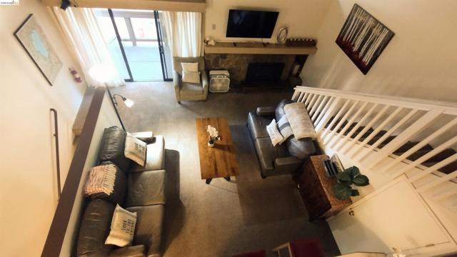 3535 Lake Tahoe Blvd, South Lake Tahoe CA: https://media.crmls.org/mediaz/016b6470-f3c5-4abb-9ffb-631d4ee5c87f.jpg