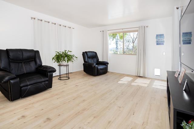 Detail Gallery Image 15 of 25 For 1540 Highridge Dr, Oceanside,  CA 92056 - 2 Beds | 2 Baths