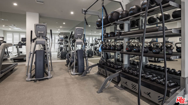 728 N Sweetzer Avenue, West Hollywood CA: https://media.crmls.org/mediaz/016c59f0-8cd0-49d3-bcdb-20d01a74b900.jpg
