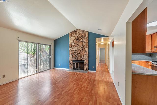 2538 E 16Th St, Oakland CA: https://media.crmls.org/mediaz/016c94a3-acce-46c9-9fc4-3bec526fade5.jpg