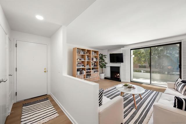 701 Kettner Blvd, San Diego CA: https://media.crmls.org/mediaz/016d0065-2374-4597-875e-9161c3dff0ca.jpg