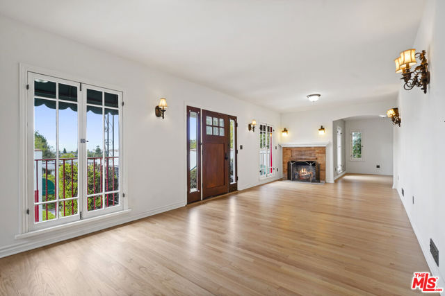 1811 Effie Street, Los Angeles CA: https://media.crmls.org/mediaz/016d404a-230b-40b6-9bc1-adfb7da2b5d3.jpg