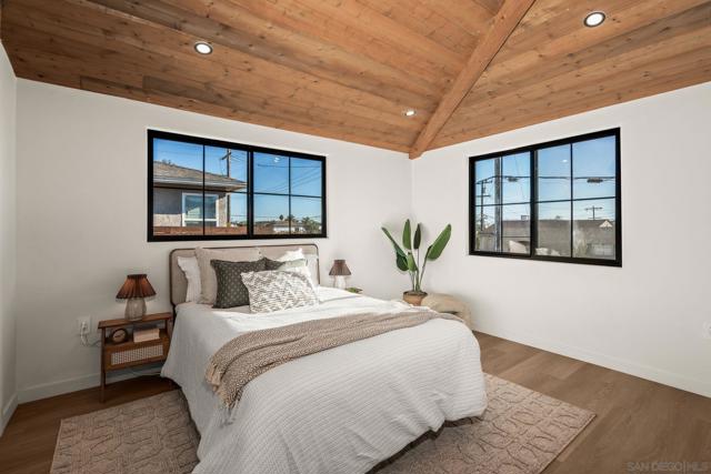 1566 Evergreen St, San Diego CA: https://media.crmls.org/mediaz/016da340-aee3-489f-a8e7-9057bbf4e0ff.jpg