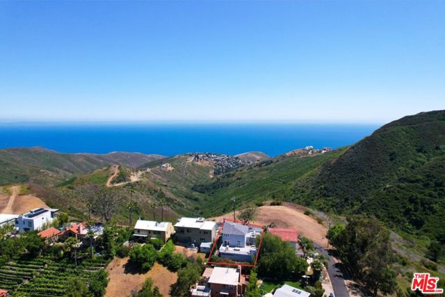 26343 Lockwood Road, Malibu CA: https://media.crmls.org/mediaz/016dab03-179e-4f88-ab3d-9e7e1c1ed121.jpg