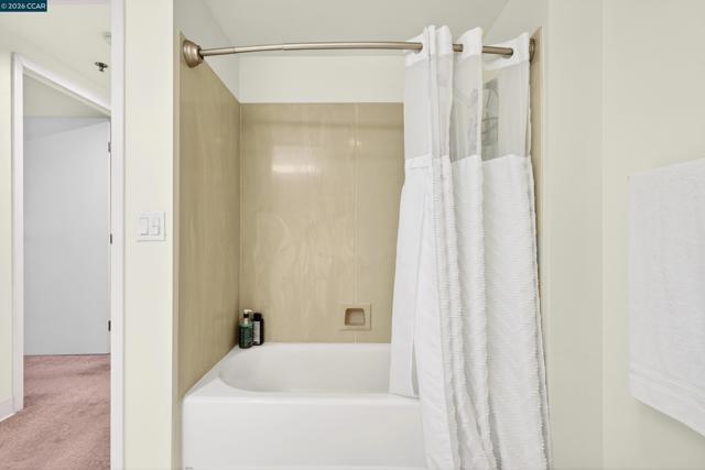 988 Franklin St, Oakland CA: https://media.crmls.org/mediaz/016e131b-0a39-4a5e-948a-6882bbc09f36.jpg