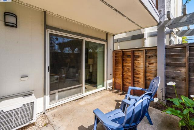 4081 Clayton Rd, Concord CA: https://media.crmls.org/mediaz/016e9e91-29cf-402e-b7c0-a6f8a6e2ae8a.jpg