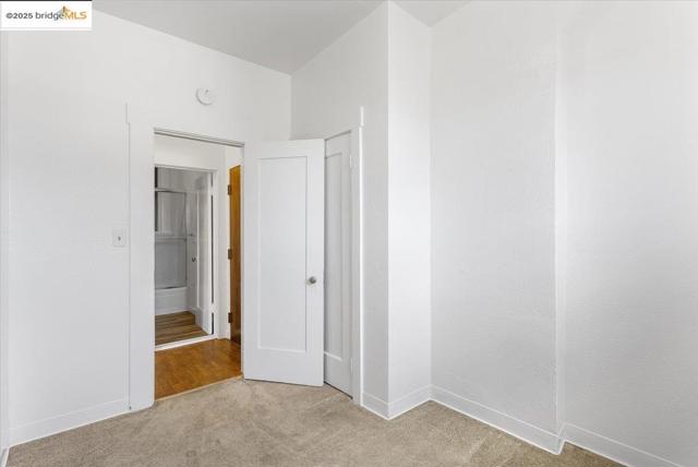 498 25th Street, Oakland CA: https://media.crmls.org/mediaz/016ec1d4-9297-4556-870e-237671e1f0eb.jpg