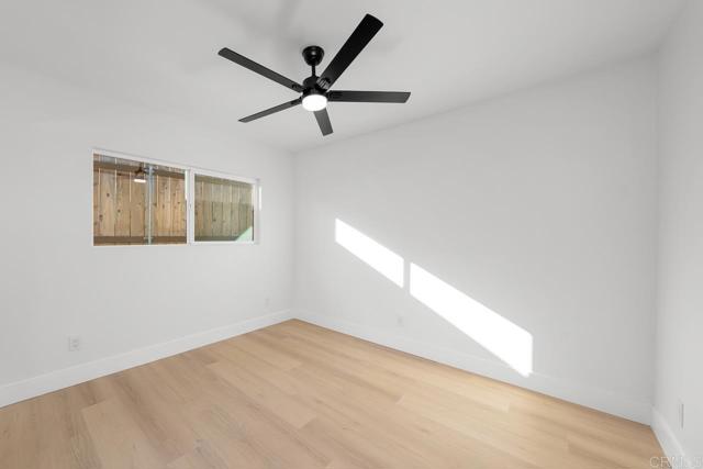 Image 24 of 42 For 7118 Stanford Ave.