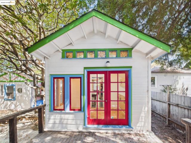 1545 Mariposa St, Richmond CA: https://media.crmls.org/mediaz/016f98c8-d70a-41aa-9795-0caaab76eda0.jpg