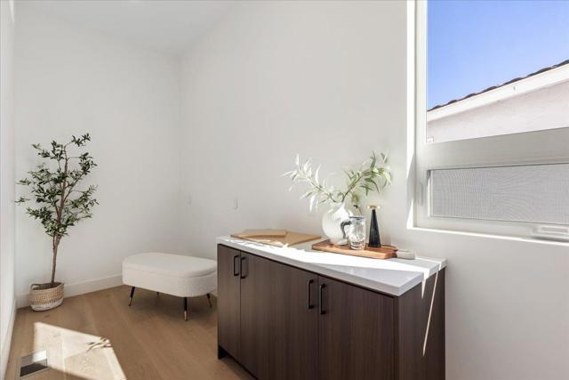 61 HILLTOP Drive, San Carlos CA: https://media.crmls.org/mediaz/016fc04f-f14e-454e-b90a-e1f8cd2c8b94.jpg