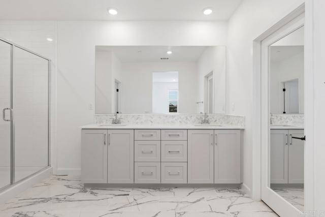 1207 Sunrise View, San Marcos CA: https://media.crmls.org/mediaz/017029f8-addd-4201-a086-fea5830cabc3.jpg