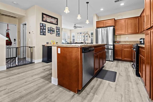 Detail Gallery Image 11 of 46 For 1828 Wolf Canyon Loop, Chula Vista,  CA 91913 - 3 Beds | 2/1 Baths