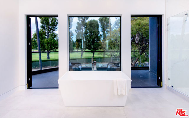 12720 Montana Avenue, Los Angeles CA: https://media.crmls.org/mediaz/01710bd0-1fa8-4805-ade3-e8133b5e133e.jpg