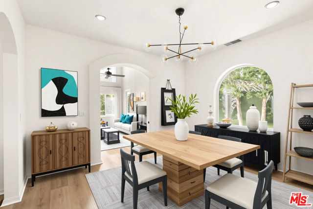 7676 Coldwater Canyon Court, North Hollywood CA: https://media.crmls.org/mediaz/01711377-c906-4985-89dc-d0697d376a03.jpg