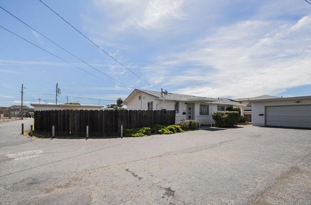 225 Carmel Avenue, Marina CA: https://media.crmls.org/mediaz/0171cfa1-b563-4023-a2b2-76c9105ebc79.jpg