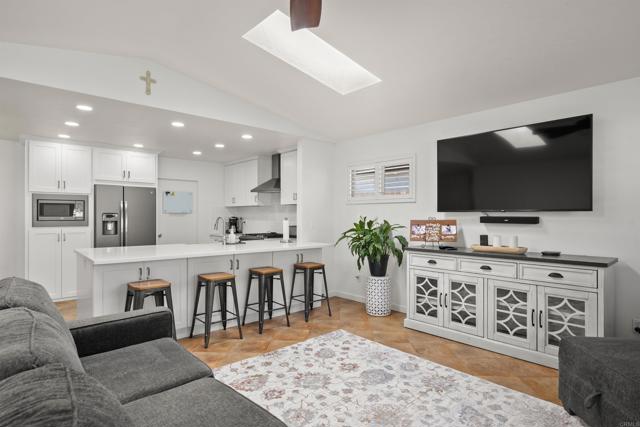 10347 WOODROSE AVE, Santee CA: https://media.crmls.org/mediaz/0171d32d-a3a2-4f8d-825f-6b4e5488161f.jpg