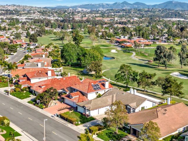1211 Countrywood Lane, Vista CA: https://media.crmls.org/mediaz/0171e152-5ef1-4a5c-9a19-806412c9f372.jpg