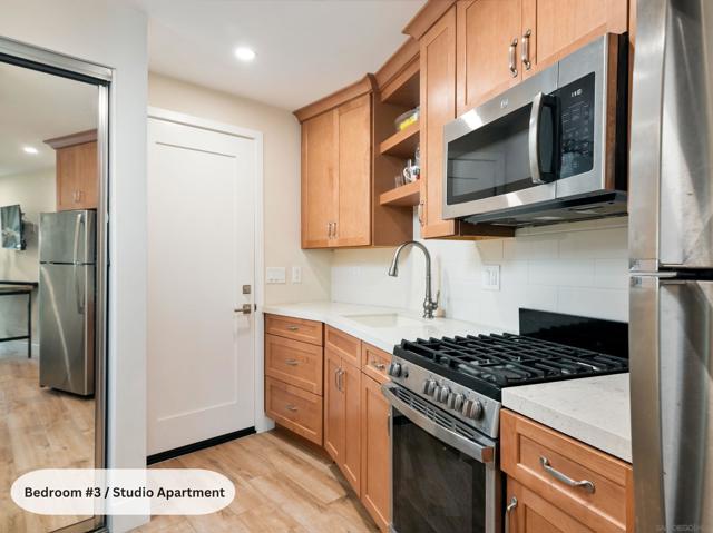 249 Playa Del Norte, La Jolla CA: https://media.crmls.org/mediaz/01723187-82ef-49fe-bb7d-9f92d45254fa.jpg