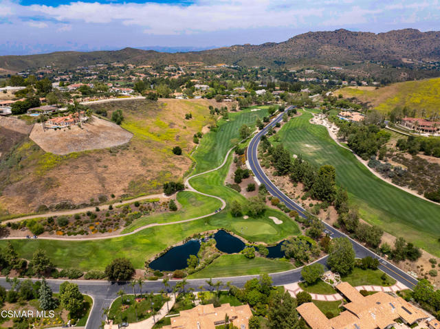1600 Crown Ridge Court, Westlake Village CA: https://media.crmls.org/mediaz/0172670a-77b1-4997-b2e8-417beff7e236.jpg