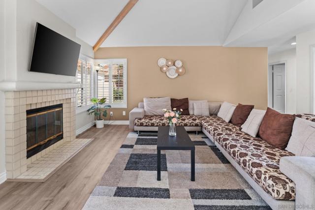 12027 Caminito Corriente, San Diego CA: https://media.crmls.org/mediaz/01737107-67e4-4608-8248-32fe7d5efd3a.jpg