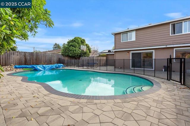 5179 Paul Scarlet Dr, Concord CA: https://media.crmls.org/mediaz/01745eba-2e95-4c54-be0a-caecd190606c.jpg