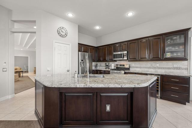 80200 Royal Birkdale Drive, Indio CA: https://media.crmls.org/mediaz/01746b73-66c3-4ea3-86b0-d001bbb5da1f.jpg