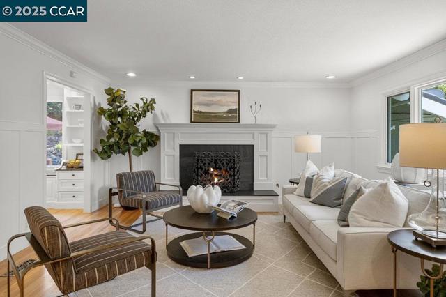 5 Kayser Ct, Walnut Creek CA: https://media.crmls.org/mediaz/017484ec-a4ce-43e2-a785-246021bf910a.jpg