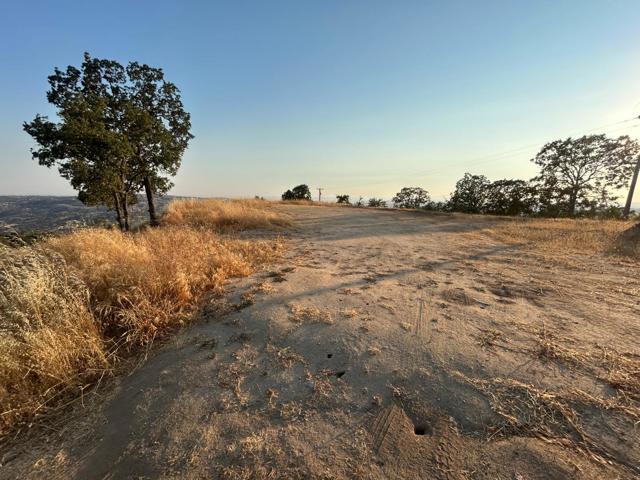 41176 Lilley Mountain Drive, Coarsegold CA: https://media.crmls.org/mediaz/0174b10a-f699-4273-8e3a-38caf422cb11.jpg
