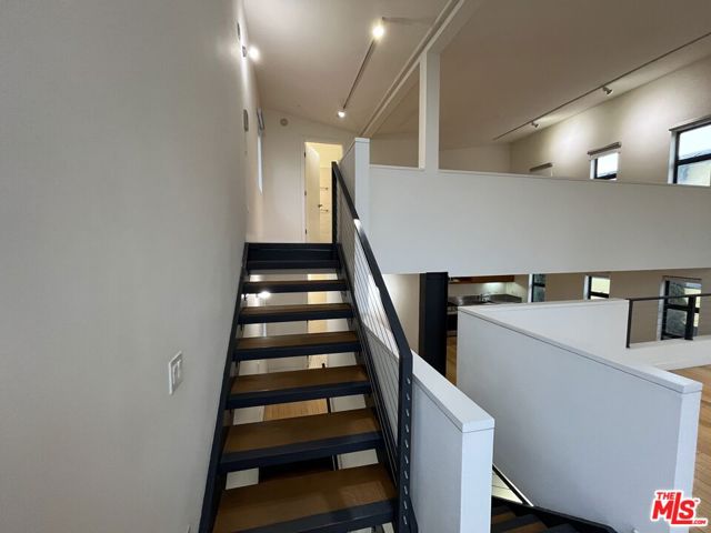 320 Indiana Avenue, Venice CA: https://media.crmls.org/mediaz/0174b451-efde-4664-85aa-fdb6f4d17dd8.jpg